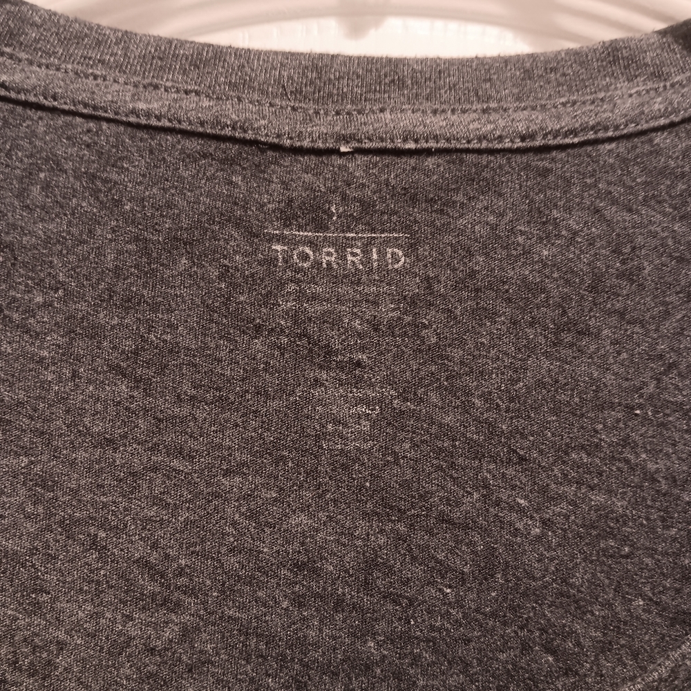Torrid women's graphic tshirt black - Picture 4 of 5